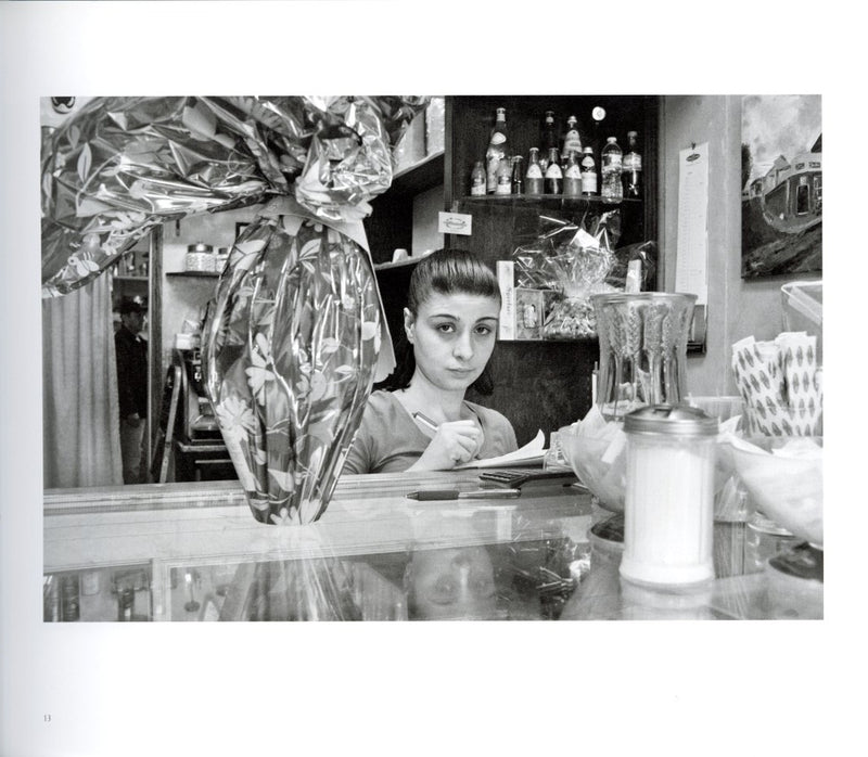 Tutta la Famiglia: Portrait of a Sicilian Cafe in America